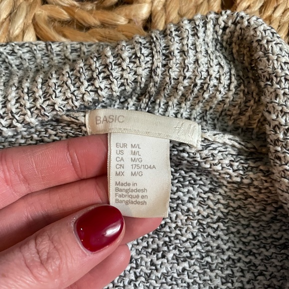 Casual slouchy cardigan by H&M size M/L - Picture 2 of 2